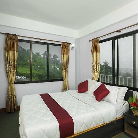 Sojourn Himalaya Resort Дхуликхел Экстерьер фото