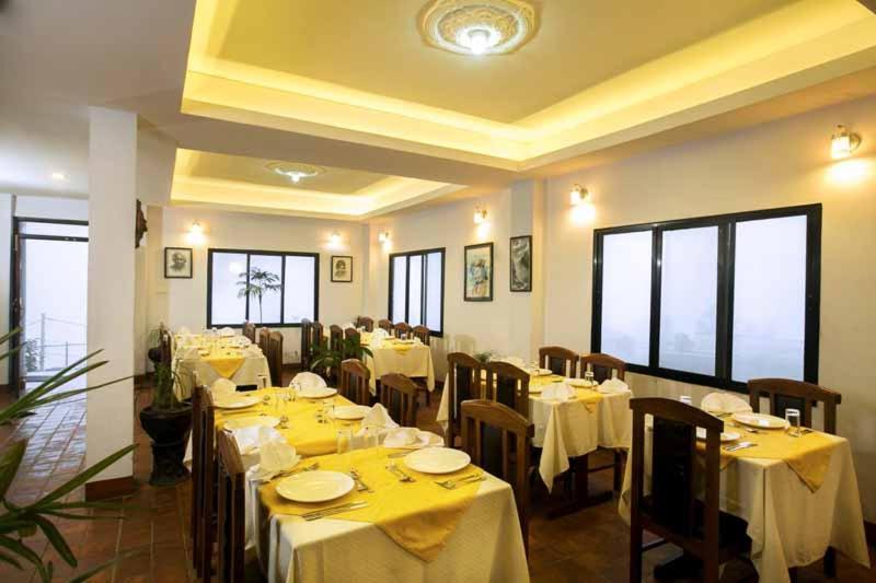 Sojourn Himalaya Resort Дхуликхел Экстерьер фото