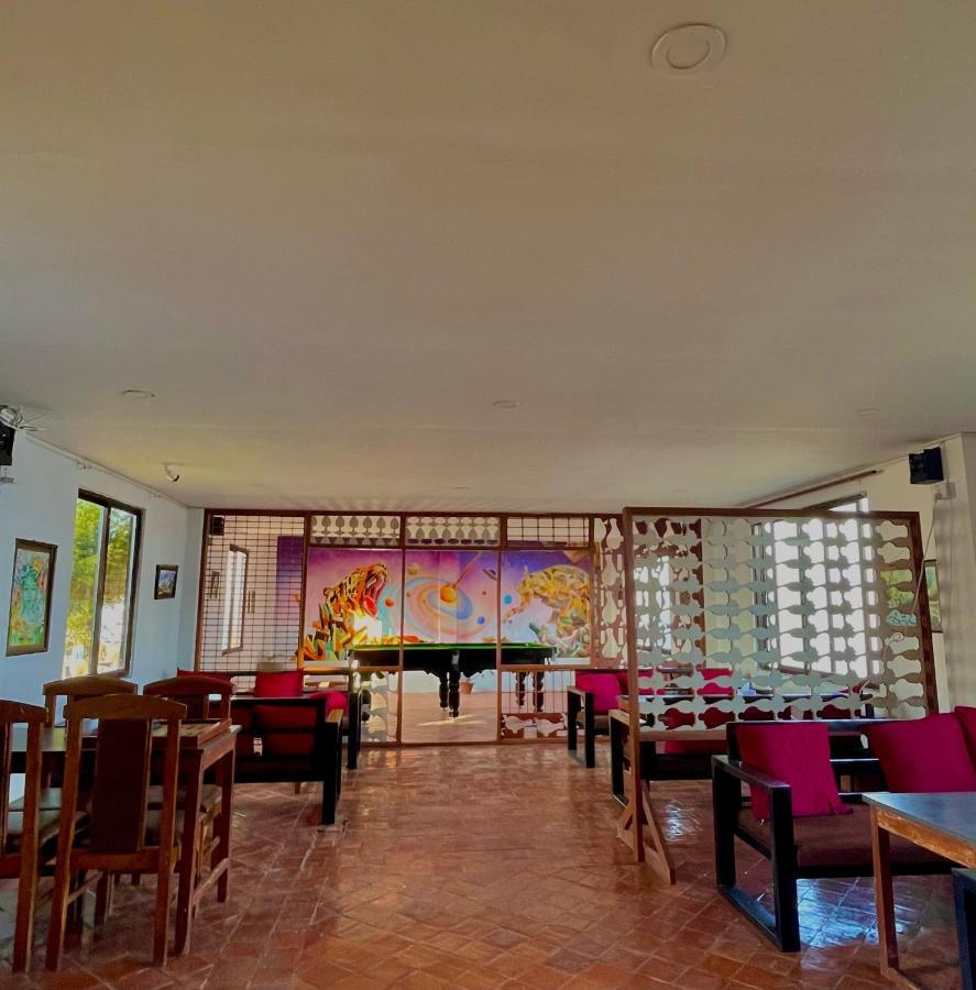 Sojourn Himalaya Resort Дхуликхел Экстерьер фото