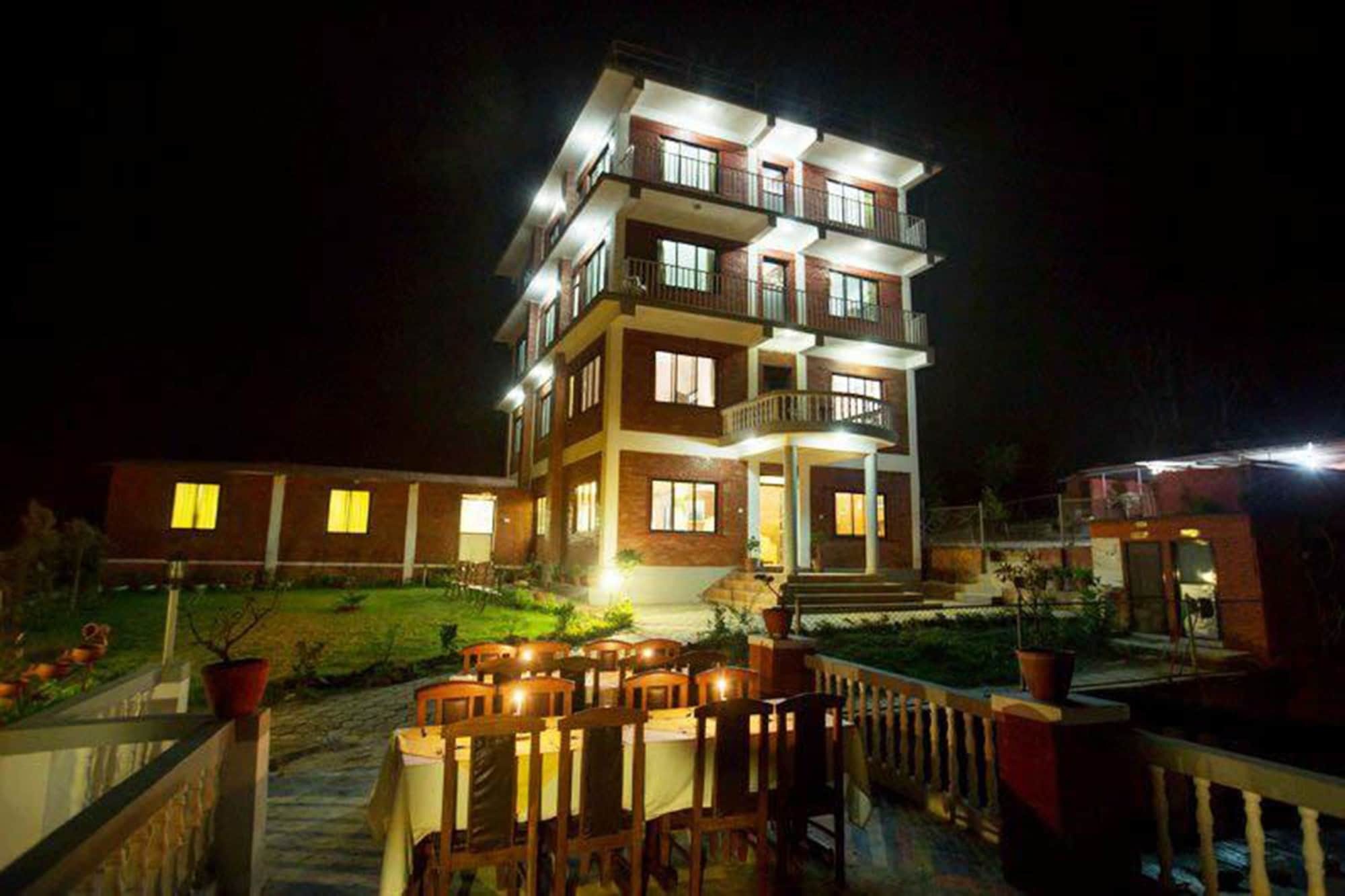 Sojourn Himalaya Resort Дхуликхел Экстерьер фото